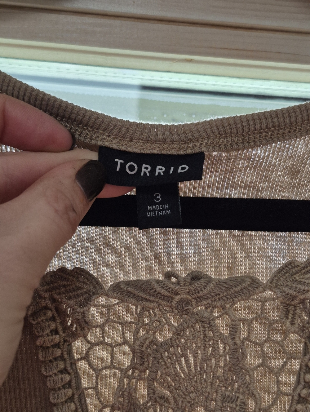 Torrid Crochet Panel Tank Sz 3 - Picture 5 of 6